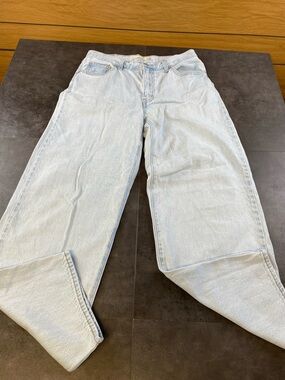 Levi's Women’s Baggy Dad Light Blue Wash Jean Size 28